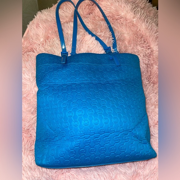 NWT Michael Kors Blue Neoprene (Store Display) Tote Jet Set Signature Monogram - Picture 2 of 10
